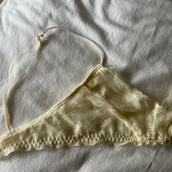 Urban Outfitters lace bralette - Picture 2 of 4